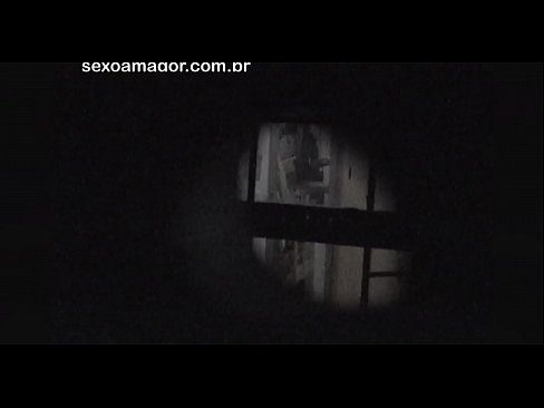 ❤️ Блонди ба таври махфӣ аз ҷониби як сайёҳи ҳамсоя, ки паси хиштҳои холӣ пинҳон шудааст, сабт мешавад ❤️❌ Порно босифат дар мо ❌