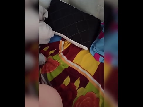 ❤️ Ҳамҳуҷраи ман дар хона танҳо мемонад, зеро шавҳараш ба рухсатӣ меравад ва ман аз фурсат истифода бурда, ӯро сиҳат мекунам ва харашро аз шир пур мекунам ❤️❌ Порно босифат дар мо ❌